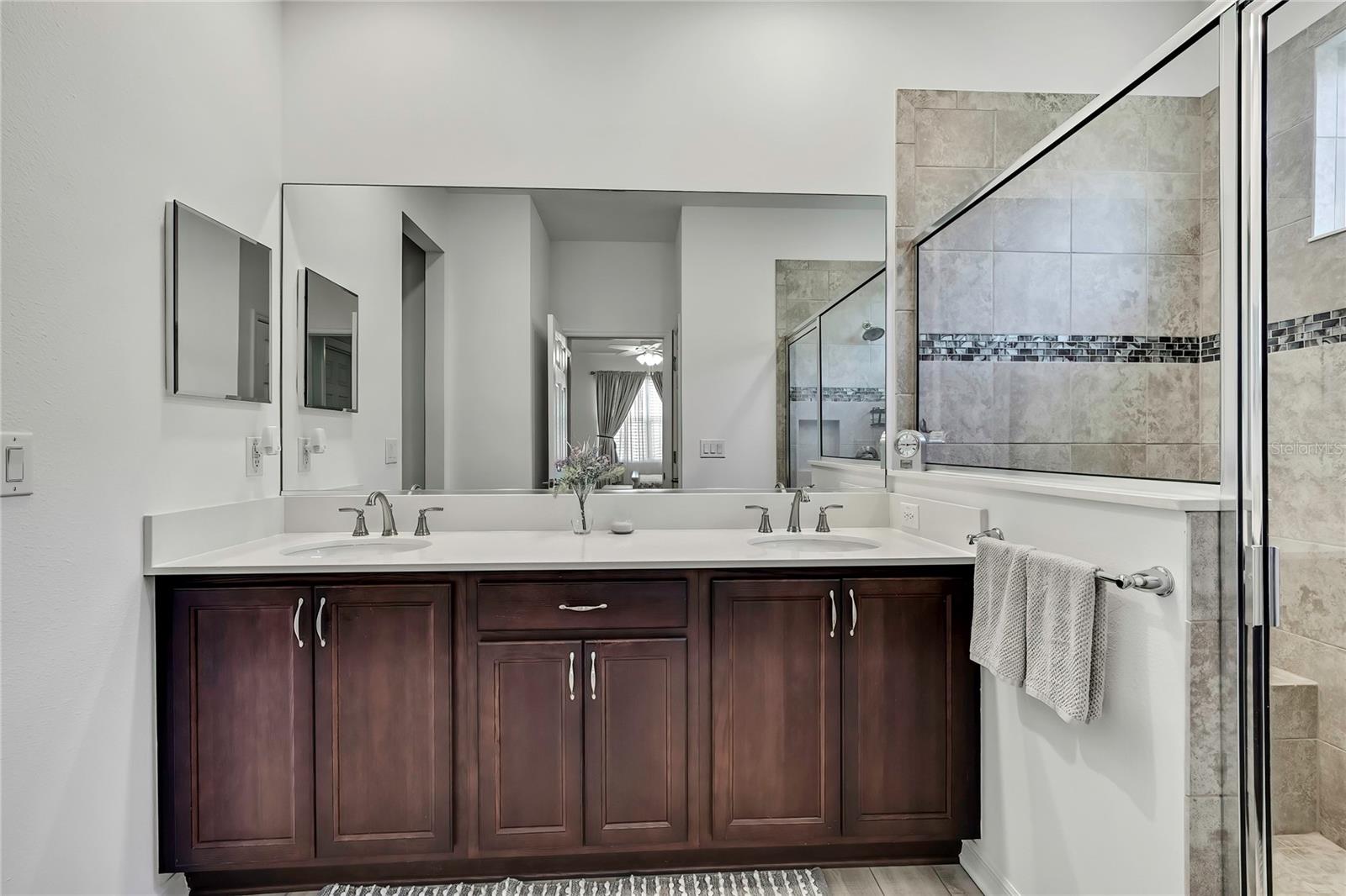 elegant master bath - 9764 SW 100TH AVENUE RD, OCALA