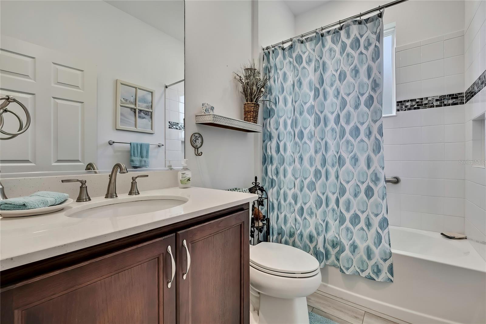 full 2nd bathroom - 9764 SW 100TH AVENUE RD, OCALA
