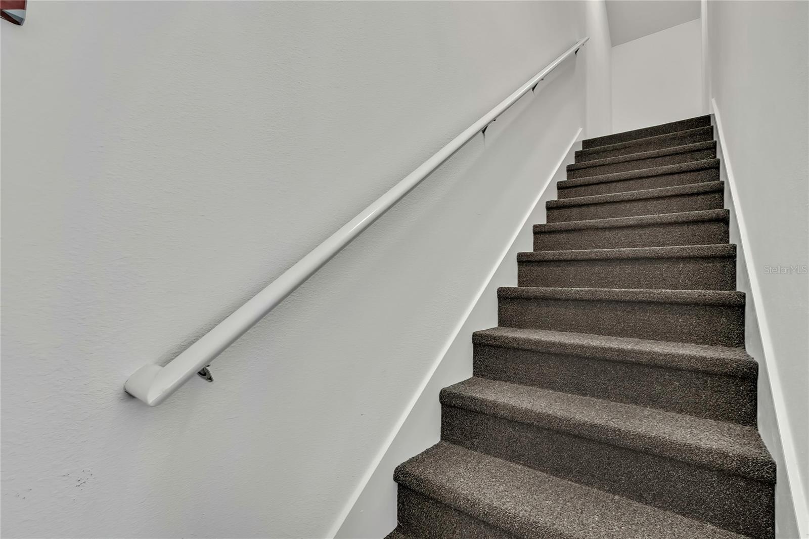 lets head upstair to the Den/Loft - 9764 SW 100TH AVENUE RD, OCALA