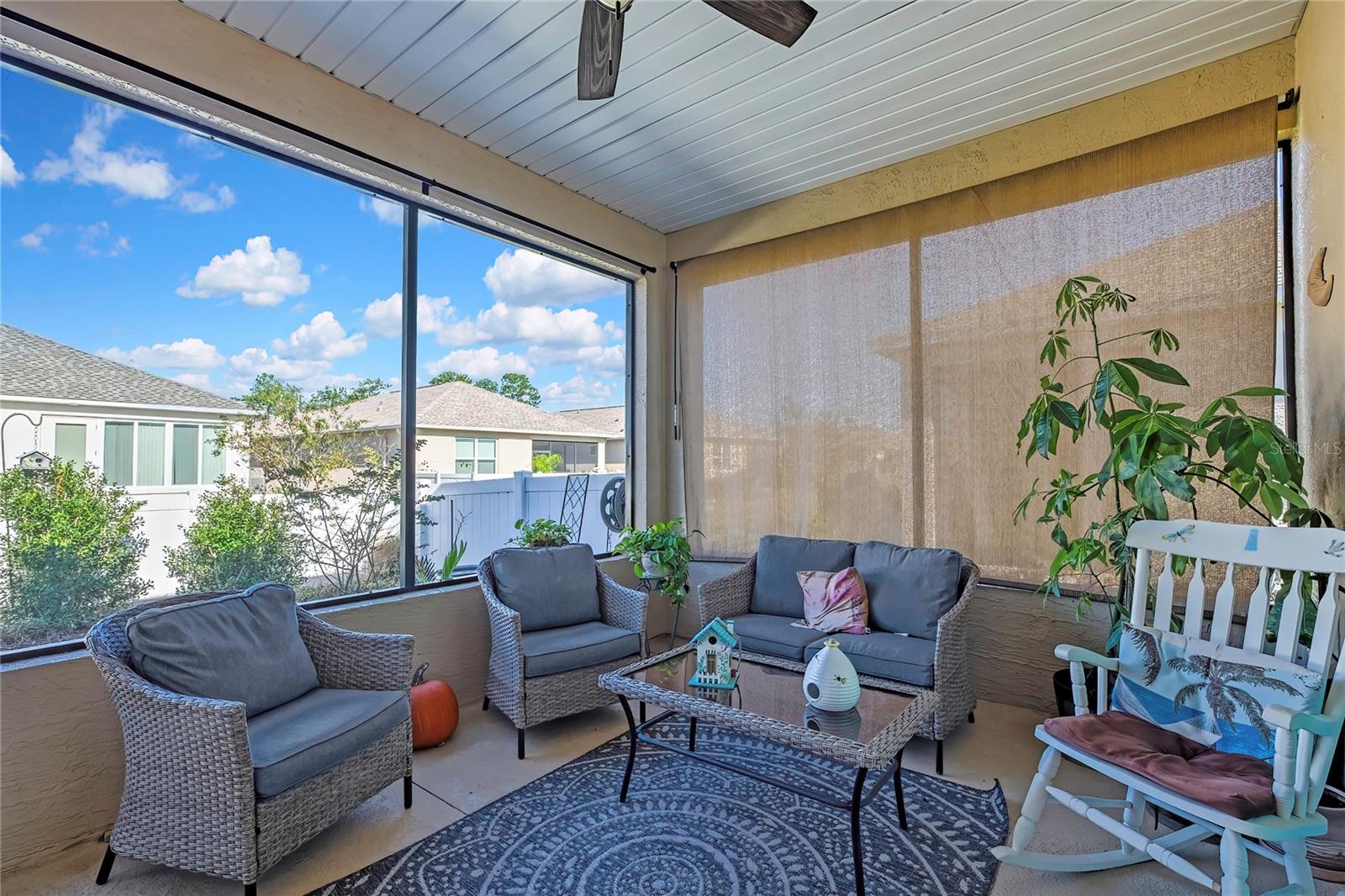 comfy lanai space - 9764 SW 100TH AVENUE RD, OCALA
