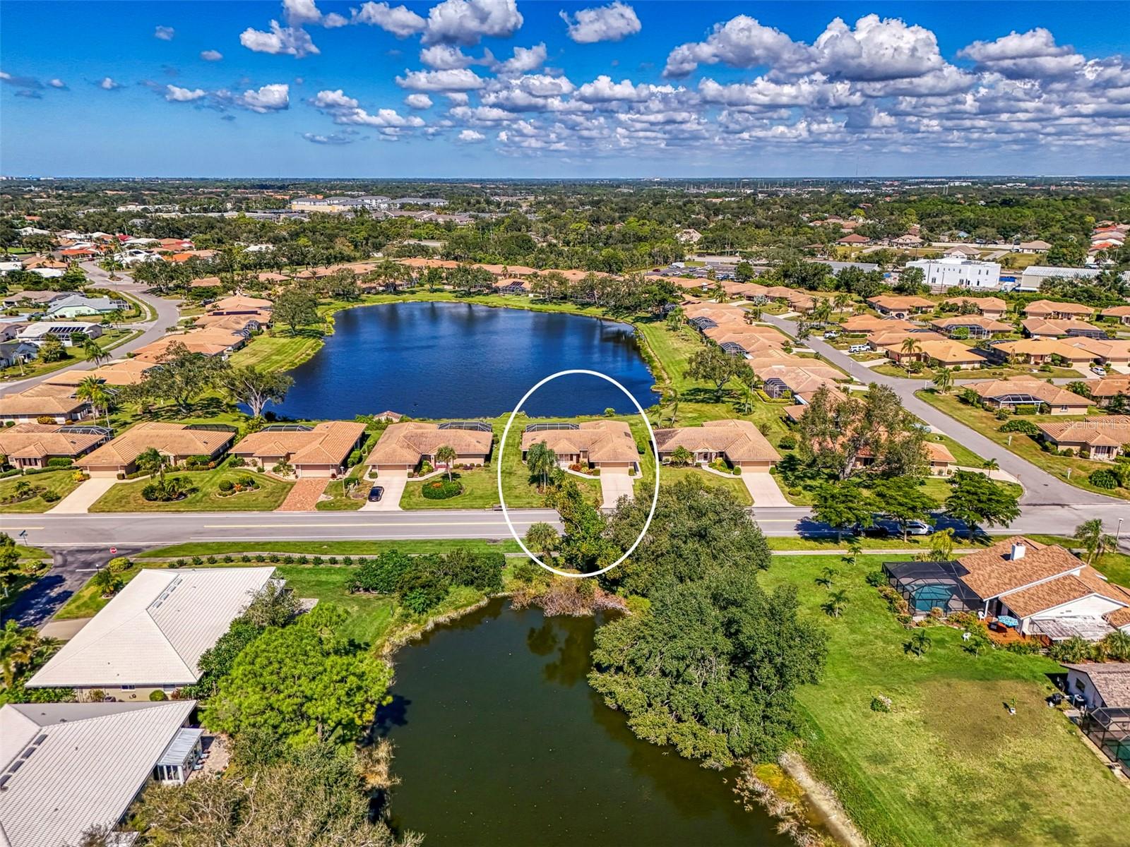 Single Family Residence at 3168 E VILLAGE DR, VENICE, photo 4 of 65