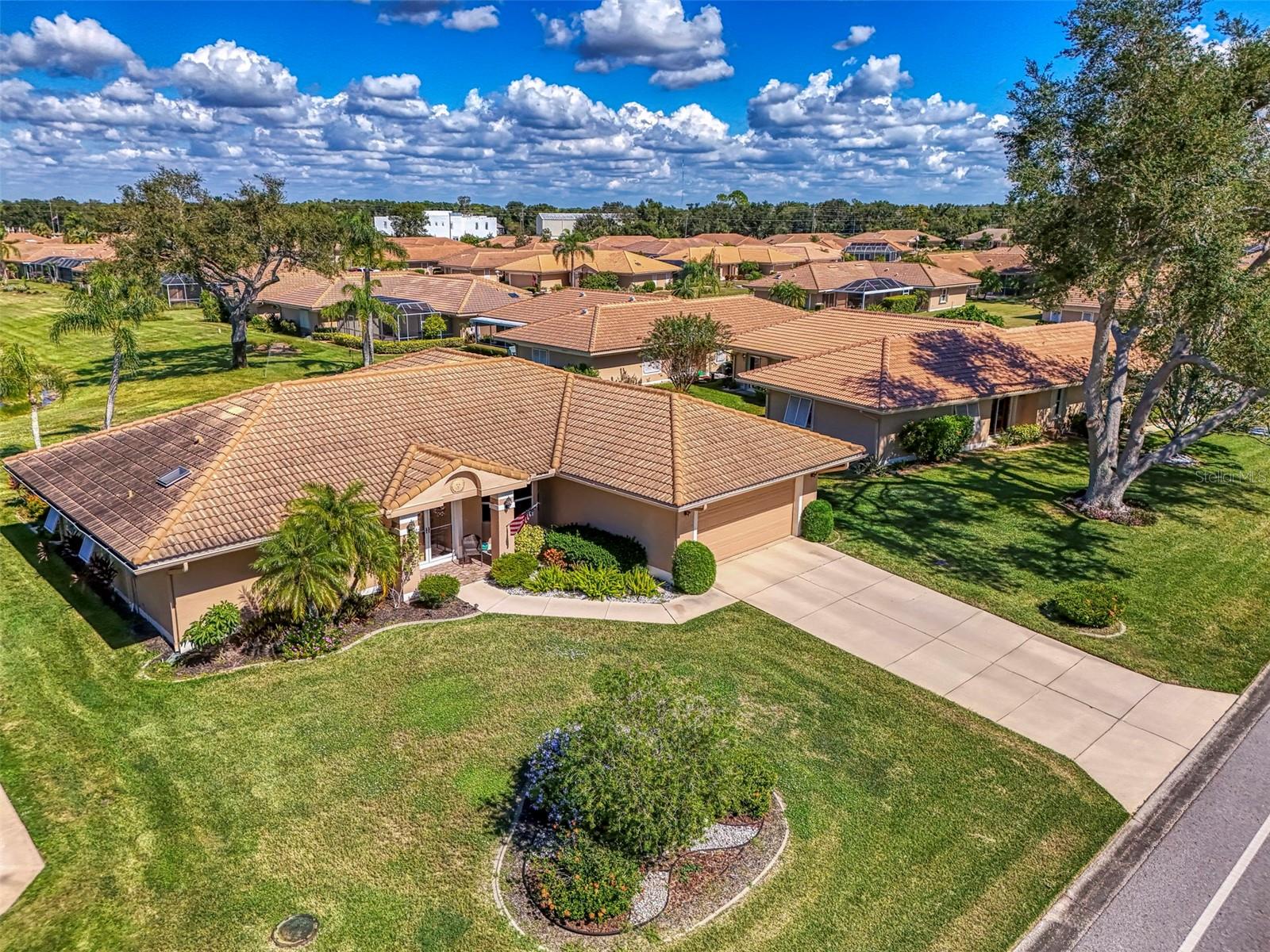 Single Family Residence at 3168 E VILLAGE DR, VENICE, photo 6 of 65