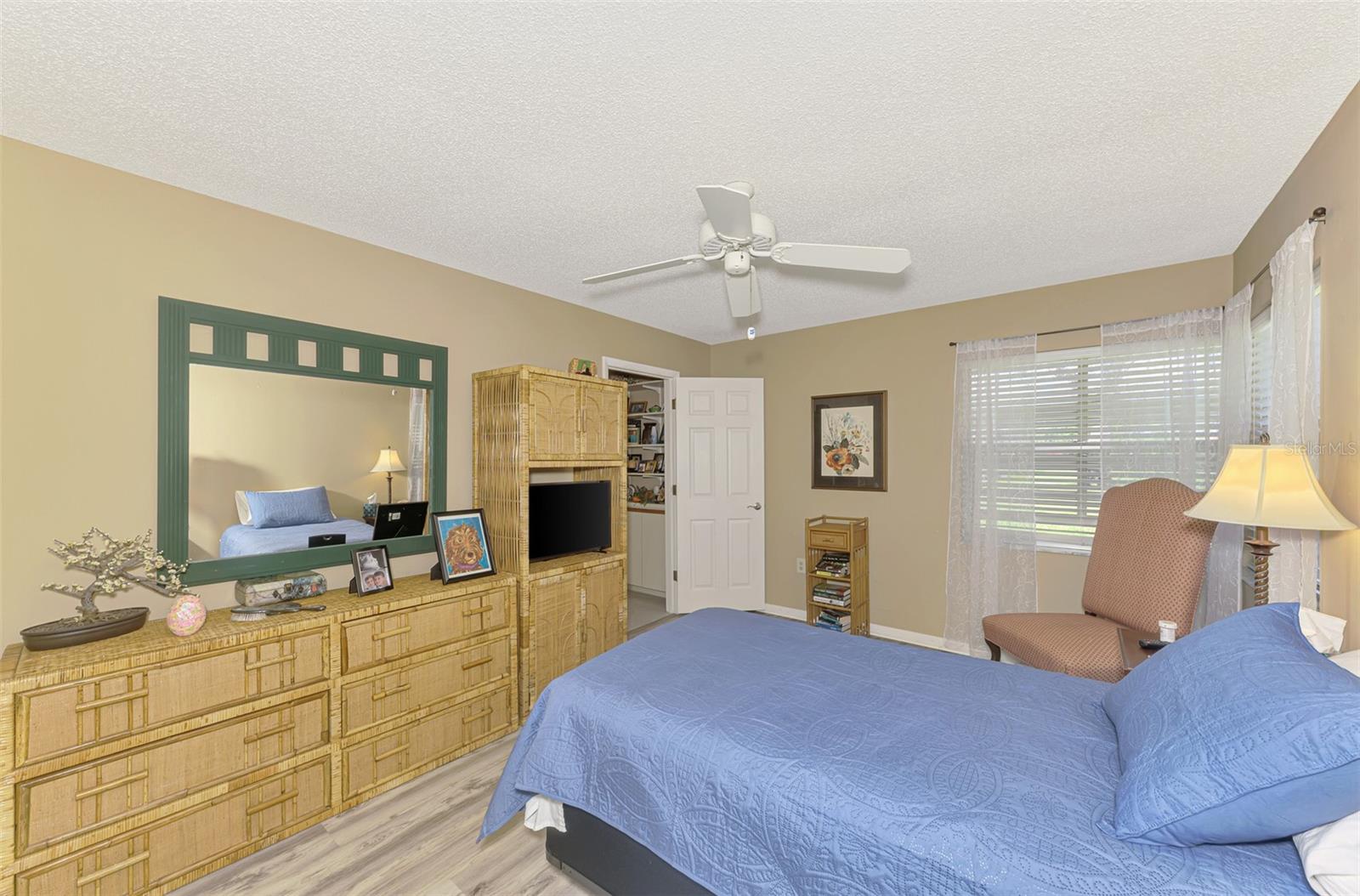 Single Family Residence at 3168 E VILLAGE DR, VENICE, photo 38 of 65