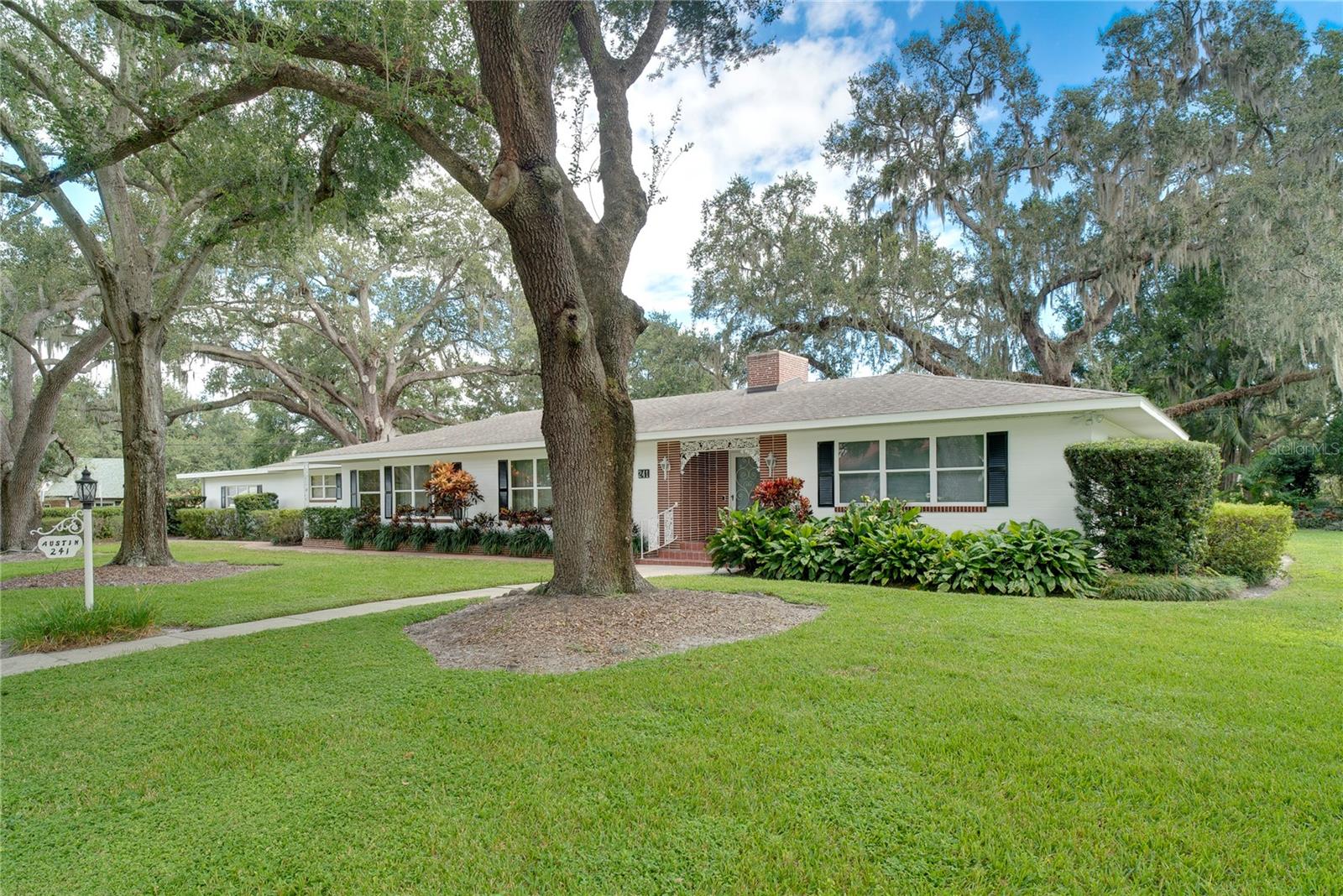 Single Family Residence at 241 N DILLARD ST, WINTER GARDEN, photo 2 of 52