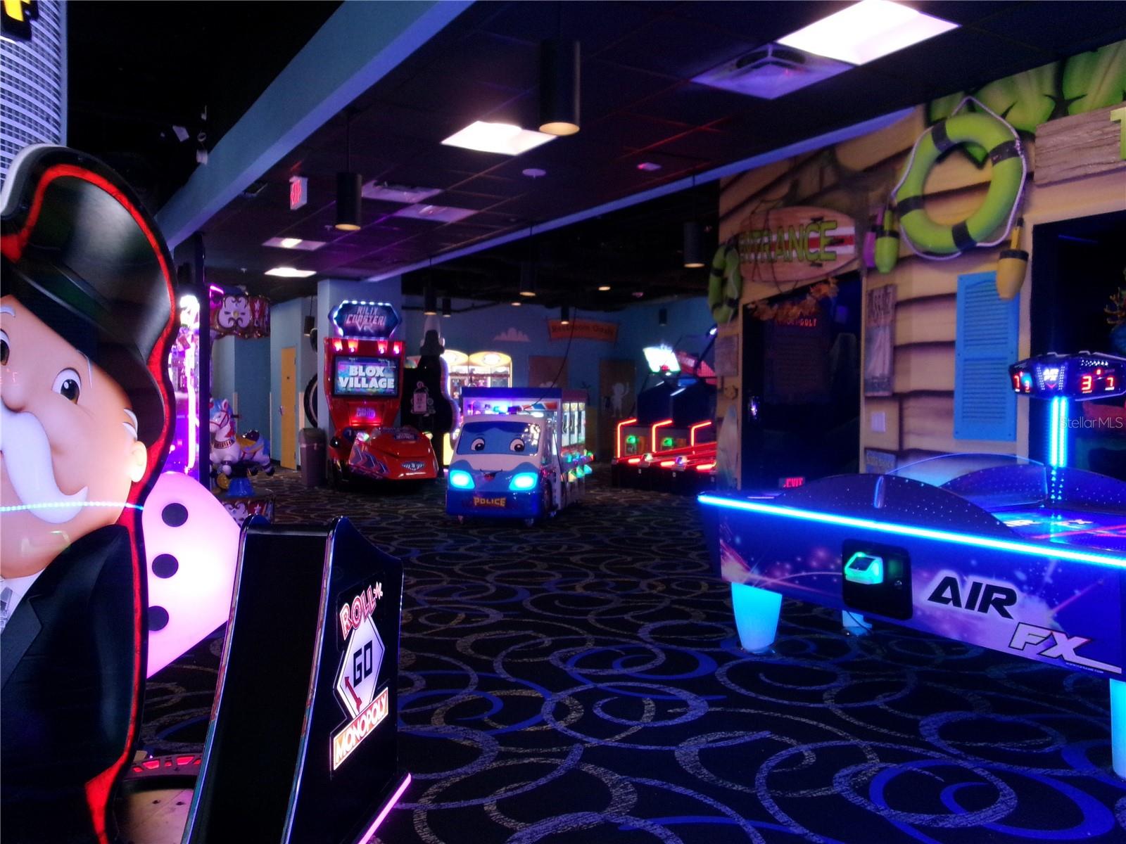 Flip Flops Family Fun Center! - 14501 GROVE RESORT AVE #1612, WINTER GARDEN