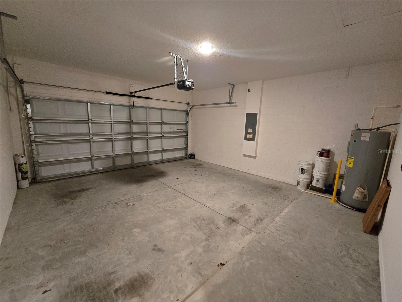 2 car garage - 1225 TUPELO TRL, HAINES CITY