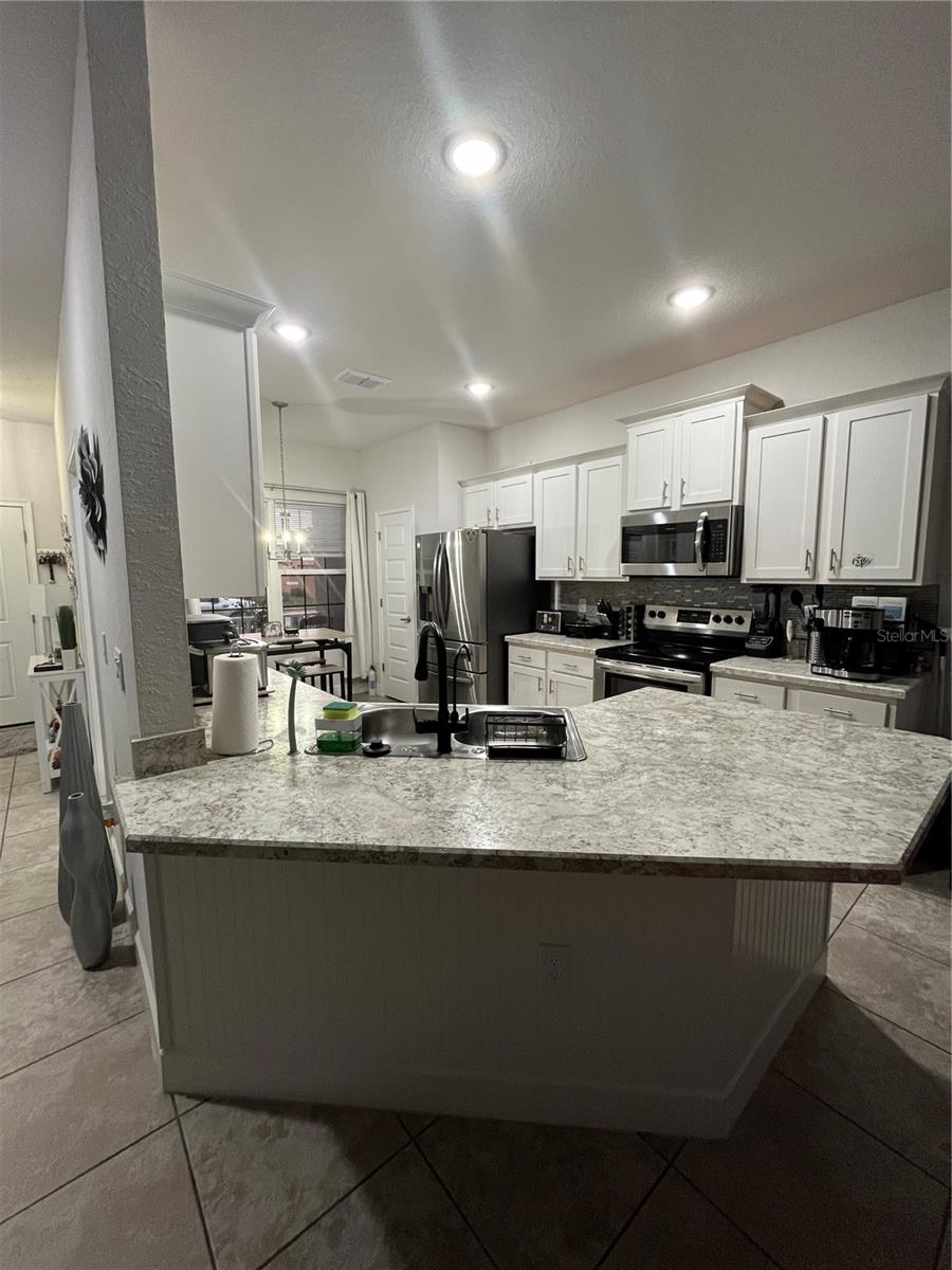 Single Family Residence at 823 CHINOY RD, DAVENPORT, photo 13 of 76