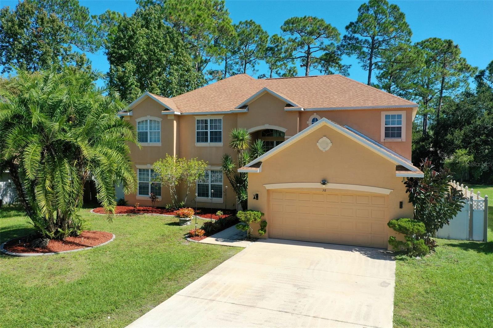 38 BREWSTER LN