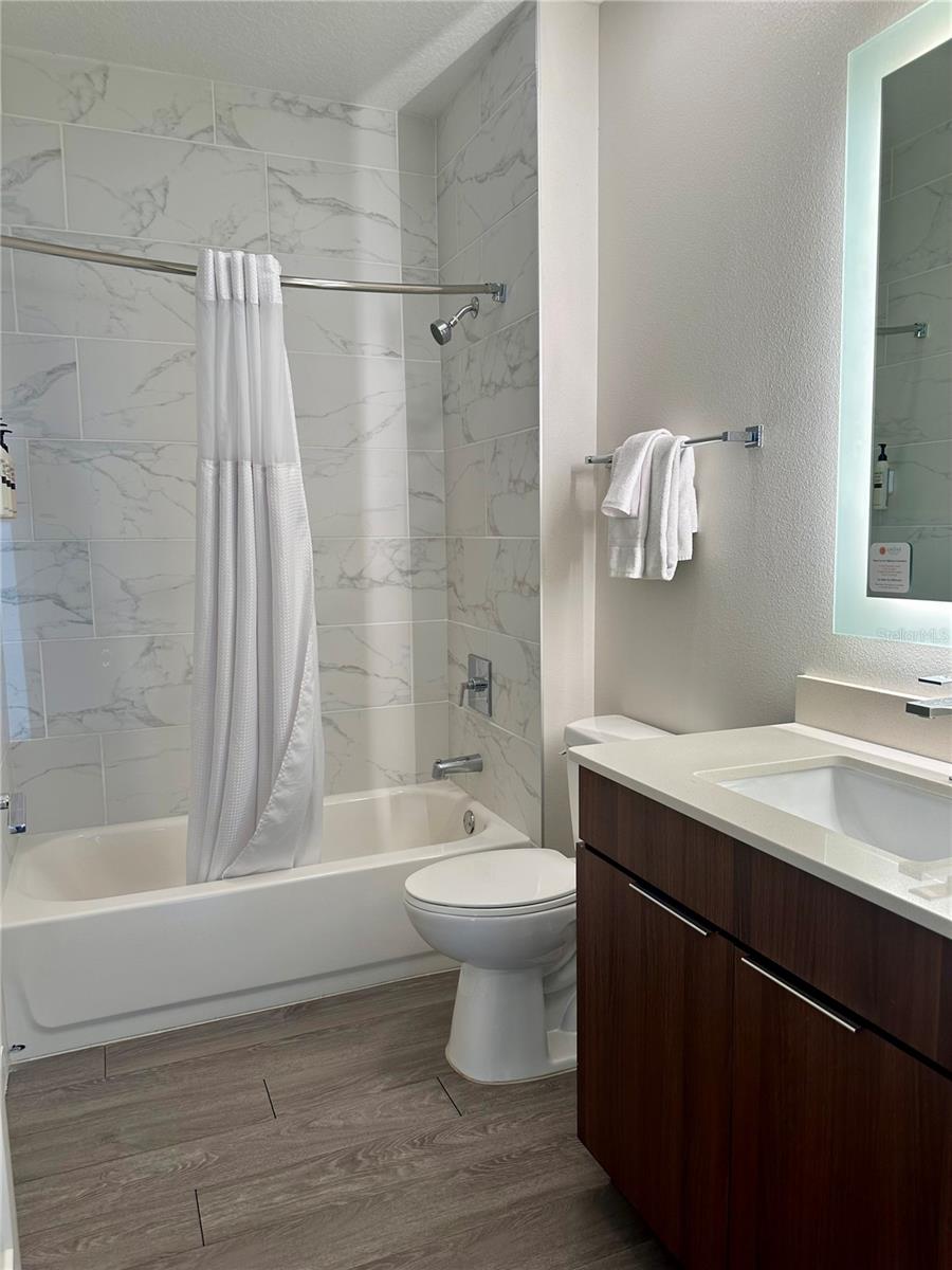 2nd Primary Bathroom - 14501 GROVE RESORT AVE #2101, WINTER GARDEN