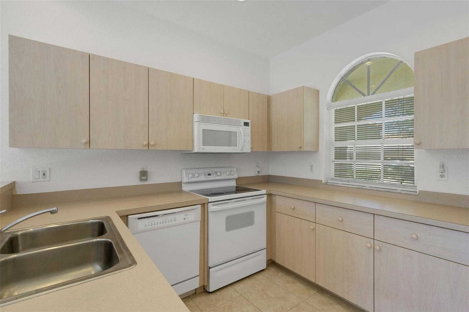 Single Family Residence at 26289 FEATHERSOUND DR, PUNTA GORDA, photo 15 of 62