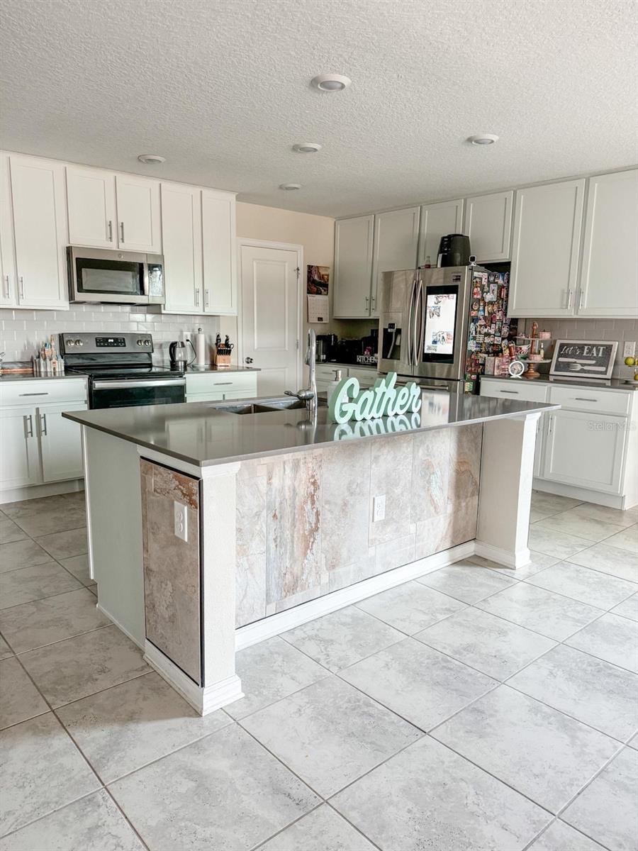 Single Family Residence at 4499 MAGNOLIA RIDGE CT, KISSIMMEE, photo 6 of 43
