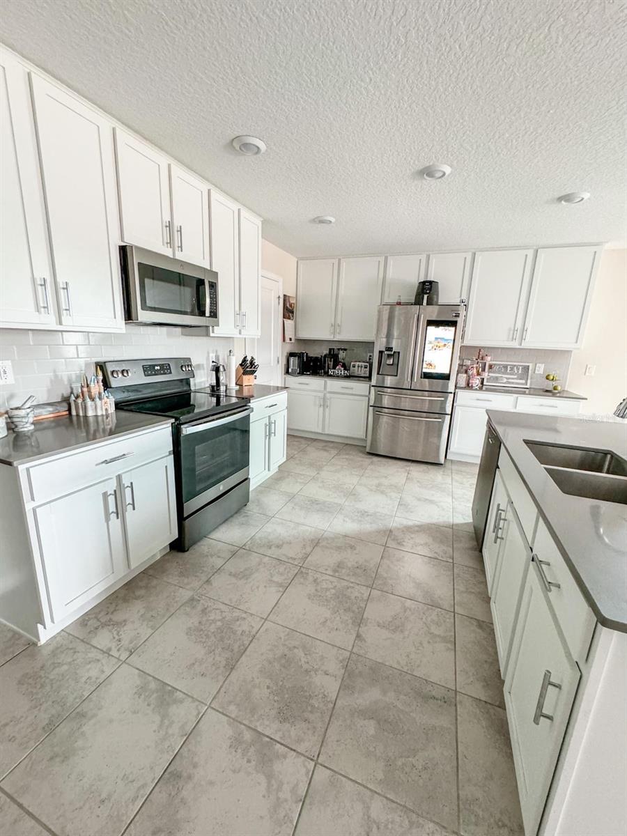 Single Family Residence at 4499 MAGNOLIA RIDGE CT, KISSIMMEE, photo 9 of 43