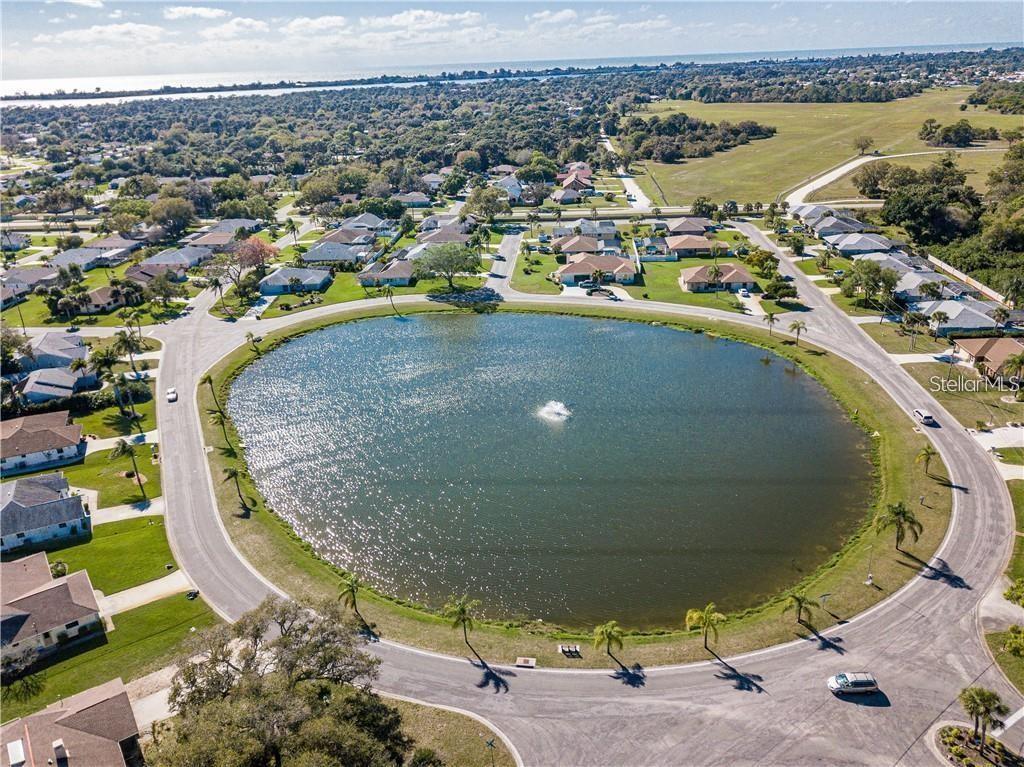 Pond in middle of the Pine Lake - 26 CLINTWOOD AVE, ENGLEWOOD