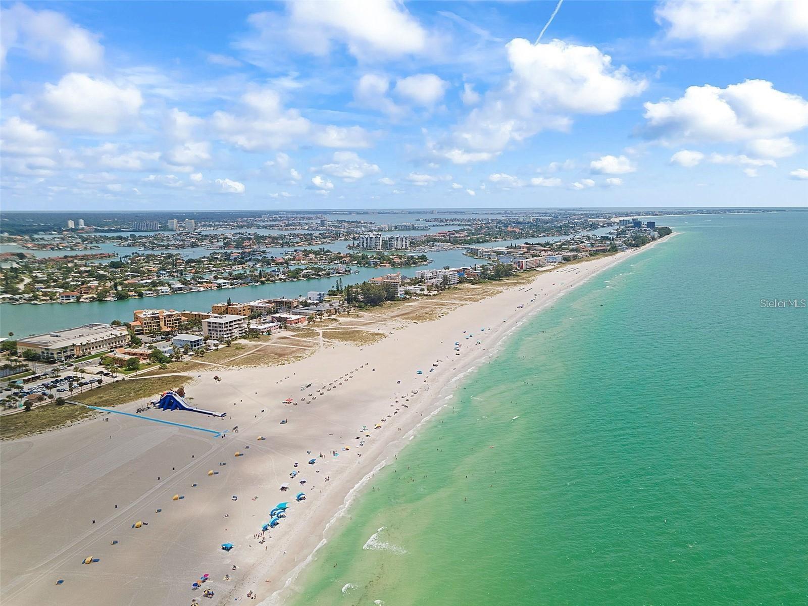 beaches 12-15 minutes away - 26 CLINTWOOD AVE, ENGLEWOOD