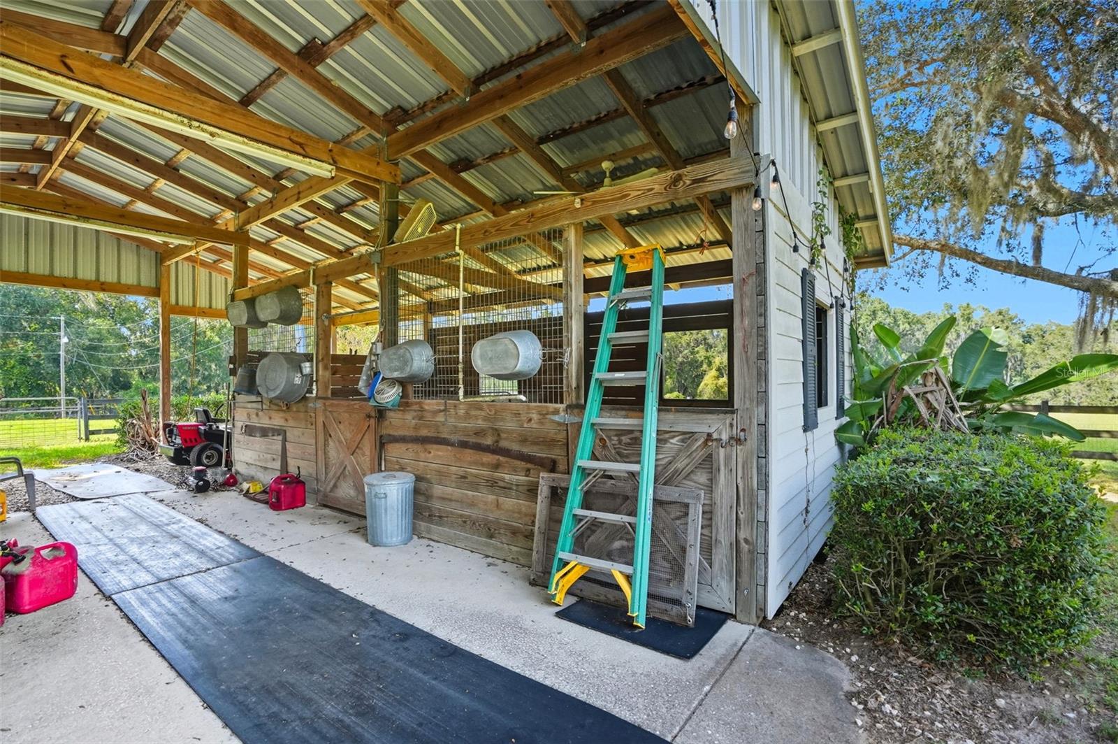 Single Family Residence at 23337 LAKE LINDSEY RD, BROOKSVILLE, photo 44 of 59