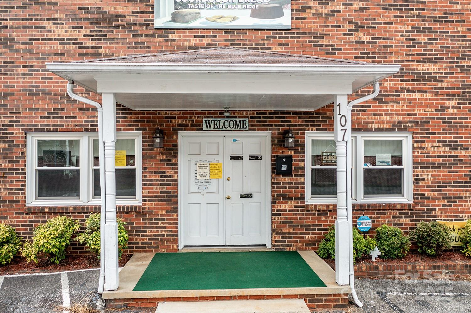 Food/Beverage at 107 Light Street, Lenoir, photo 5 of 35
