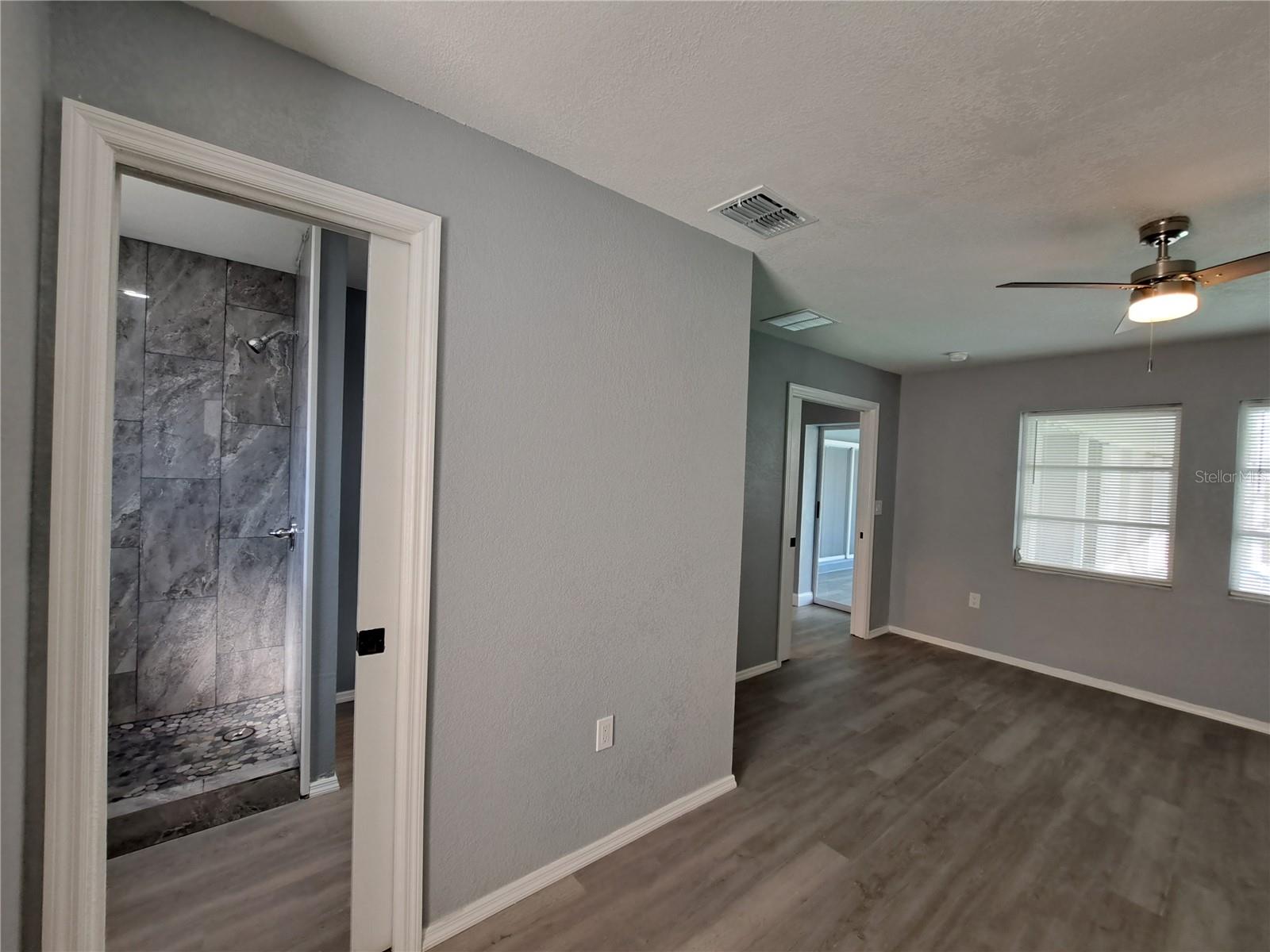 2nd bedroom with door to bath - 26 CLINTWOOD AVE, ENGLEWOOD