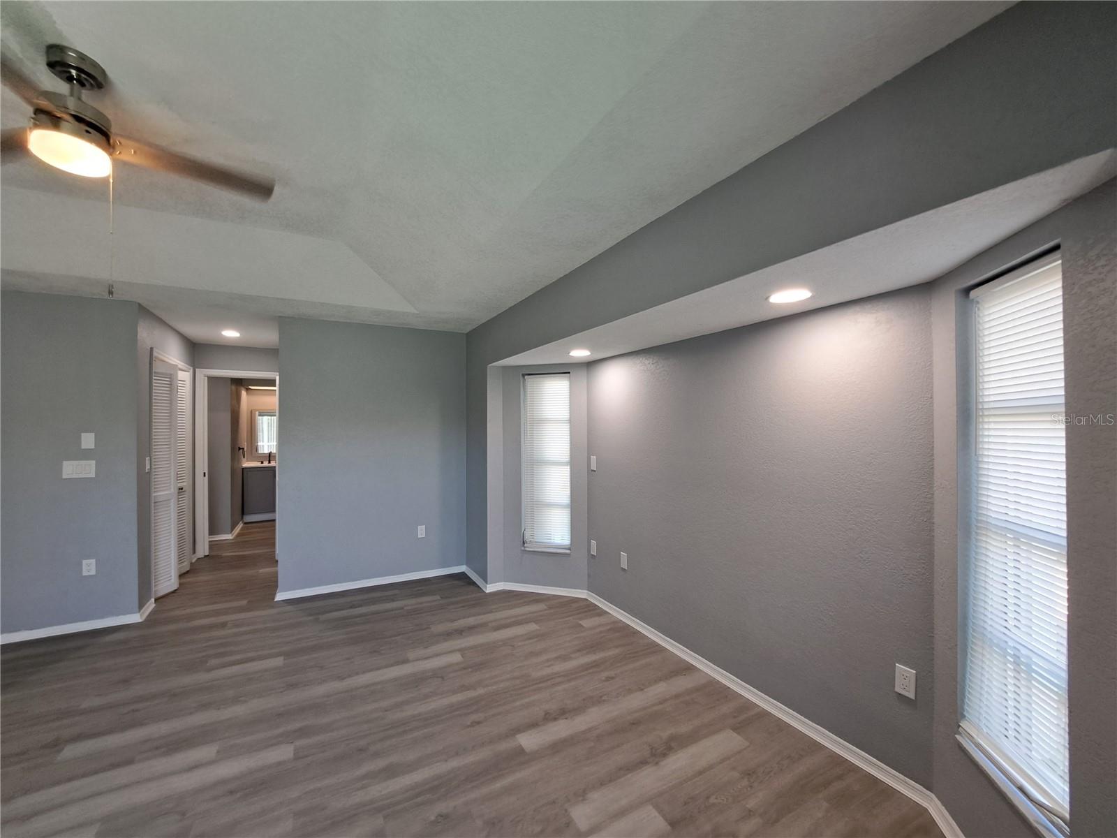 Master with hallway to bath and 2 walking closets - 26 CLINTWOOD AVE, ENGLEWOOD