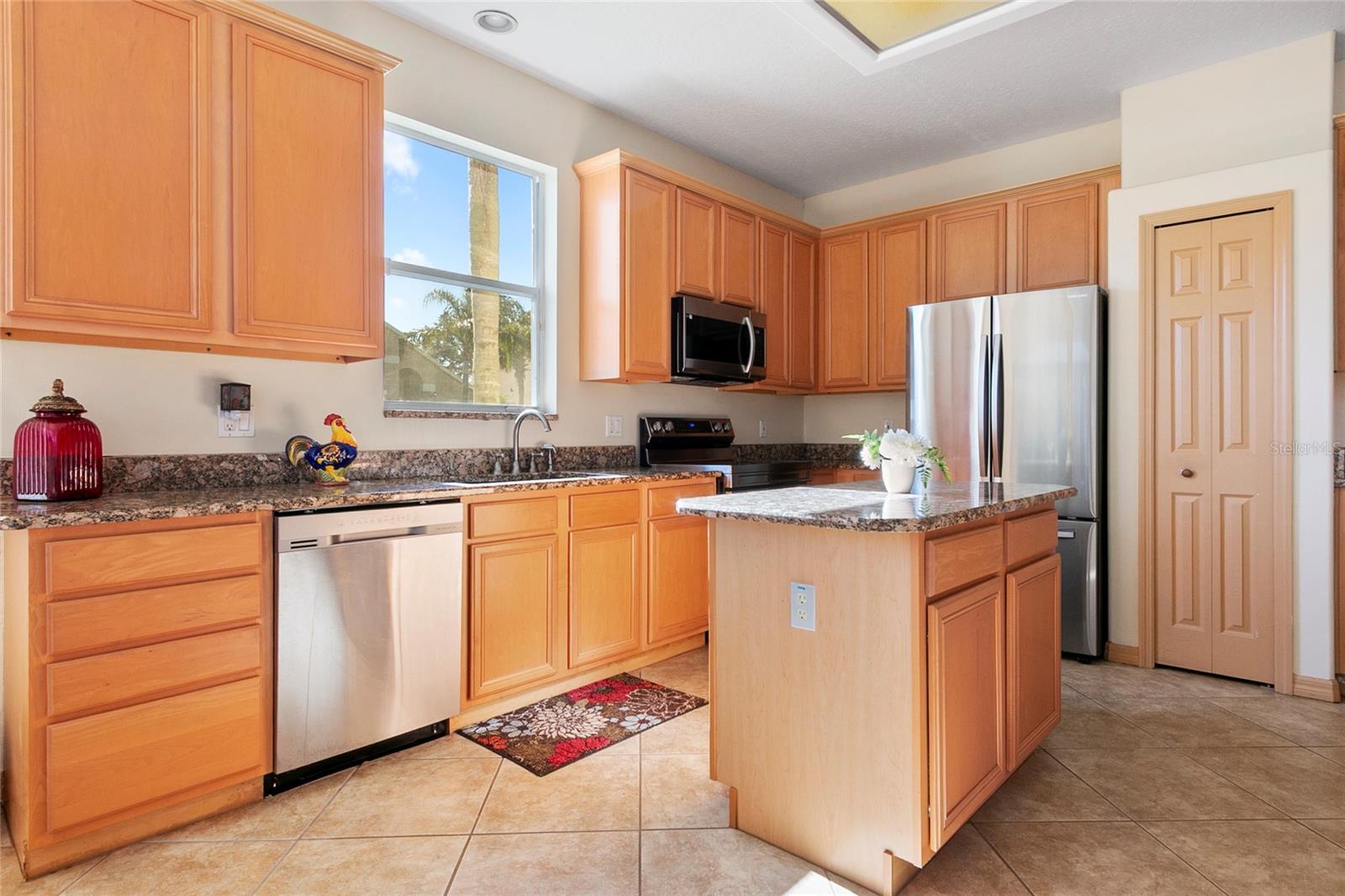 Single Family Residence at 2801 BAYWOOD LN, KISSIMMEE, photo 12 of 44
