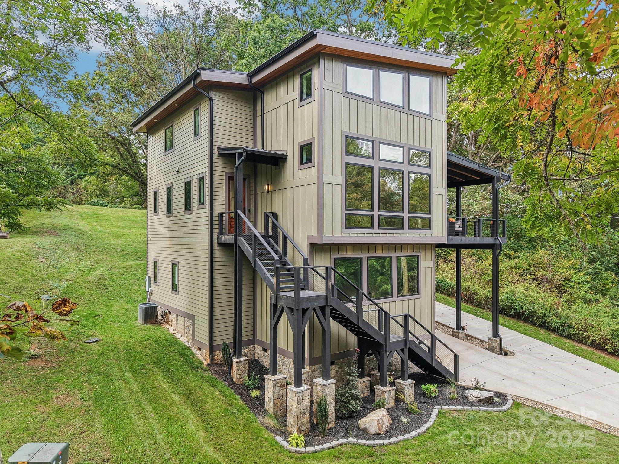 Recent build by Valencia example of finish quality - Lot 45 Weatherwatch Lane, Waynesville