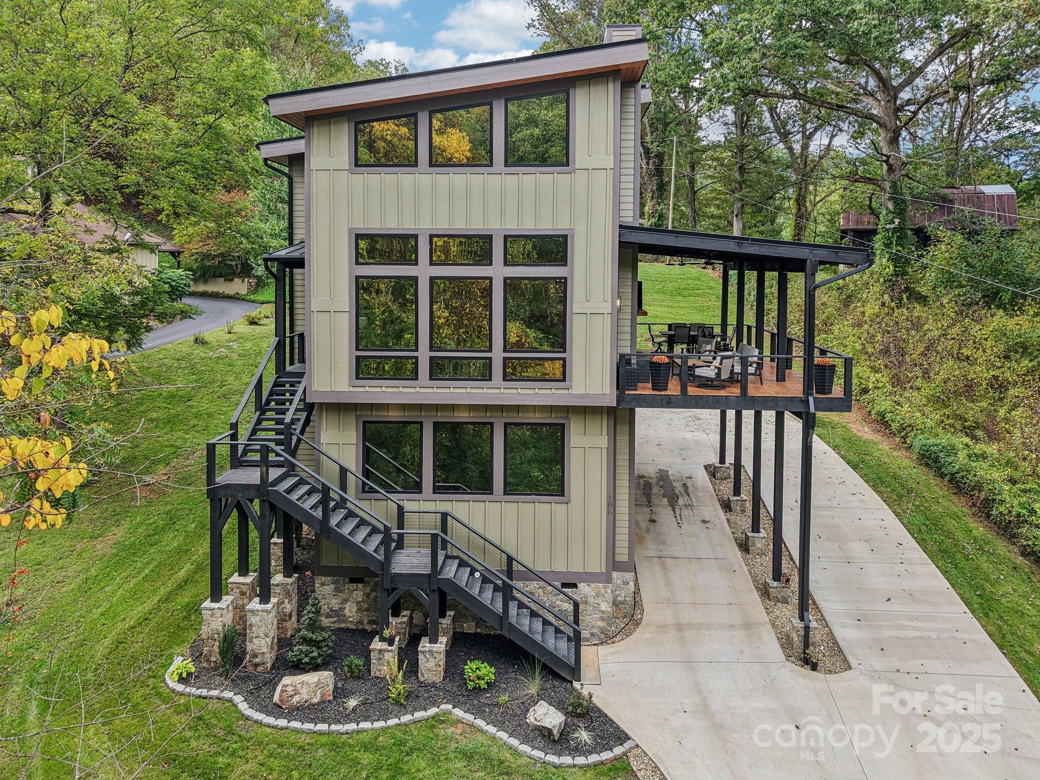 Recent build by Valencia example of finish quality - Lot 45 Weatherwatch Lane, Waynesville