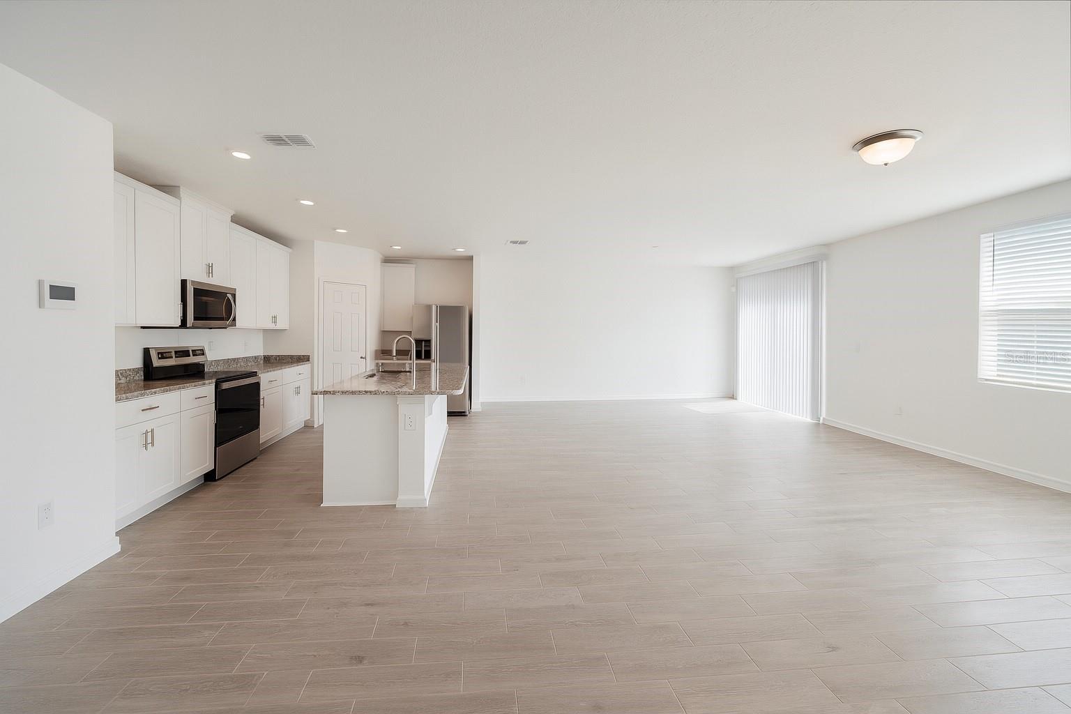 Single Family Residence at 2618 IRISH ELK AVE, DAVENPORT, photo 6 of 29