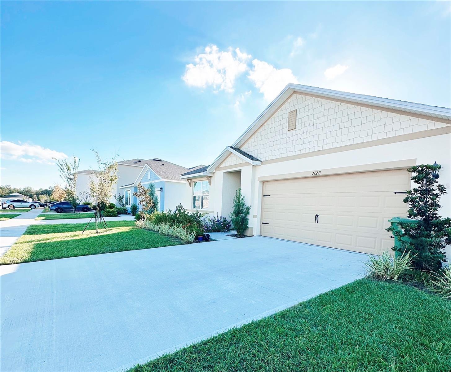 Single Family Residence at 1122 BRIMSTONE CIR, WINTER HAVEN, photo 2 of 17