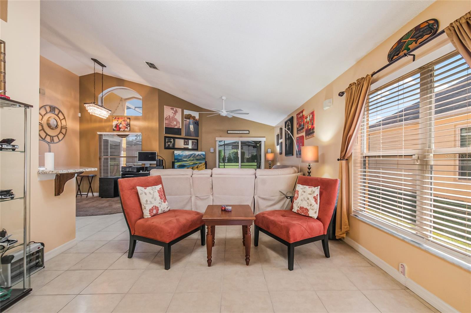 Front/Living Room - 134 LANGHAM DR, DAVENPORT