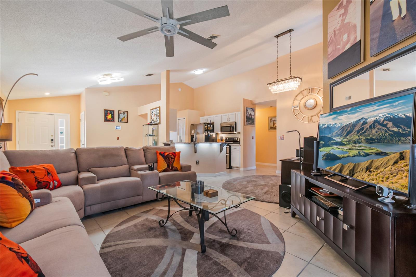 Living Room - 134 LANGHAM DR, DAVENPORT
