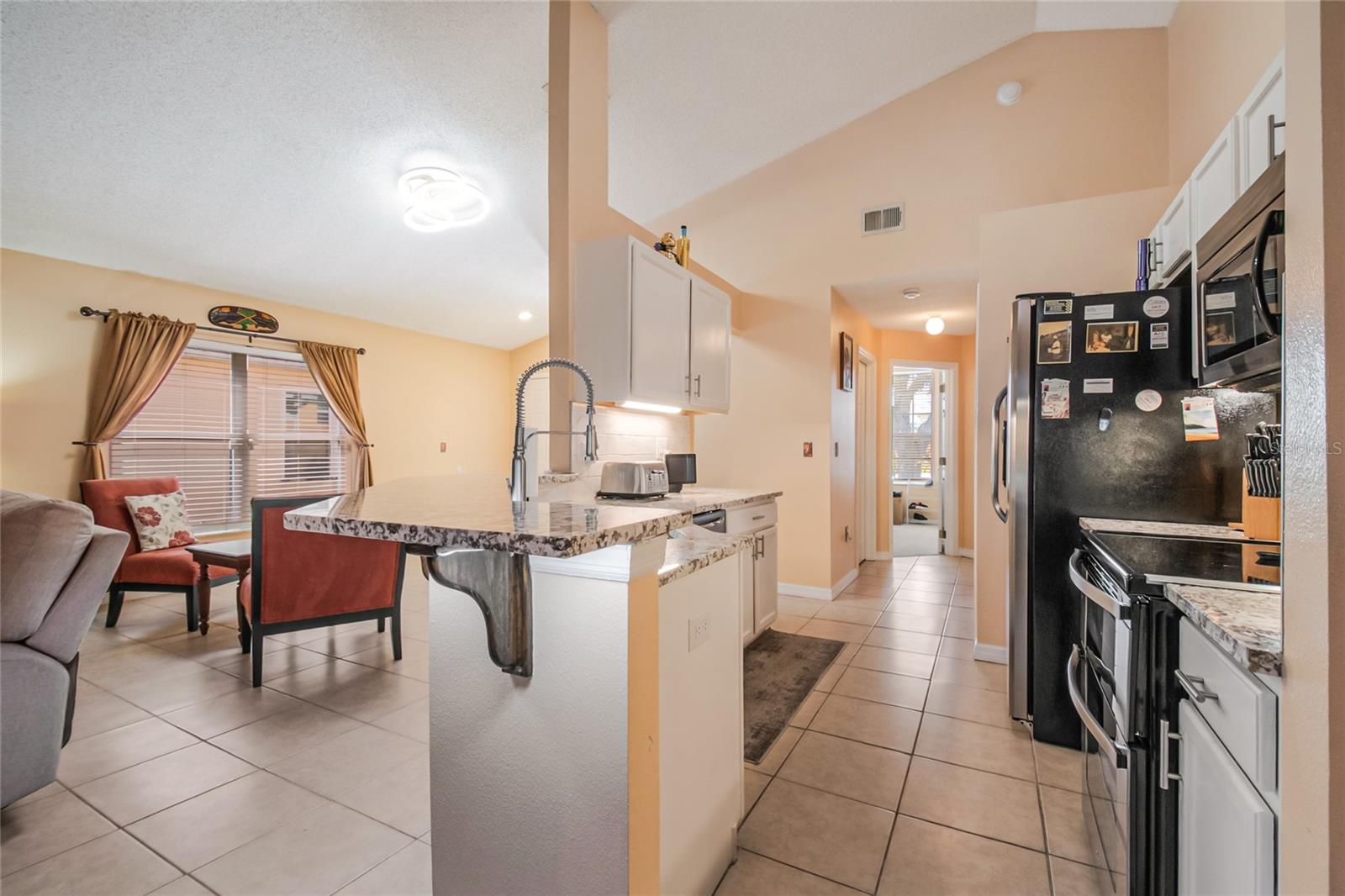 Kitchen - 134 LANGHAM DR, DAVENPORT