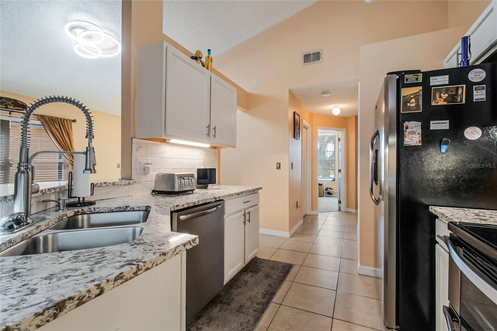 Kitchen - 134 LANGHAM DR, DAVENPORT