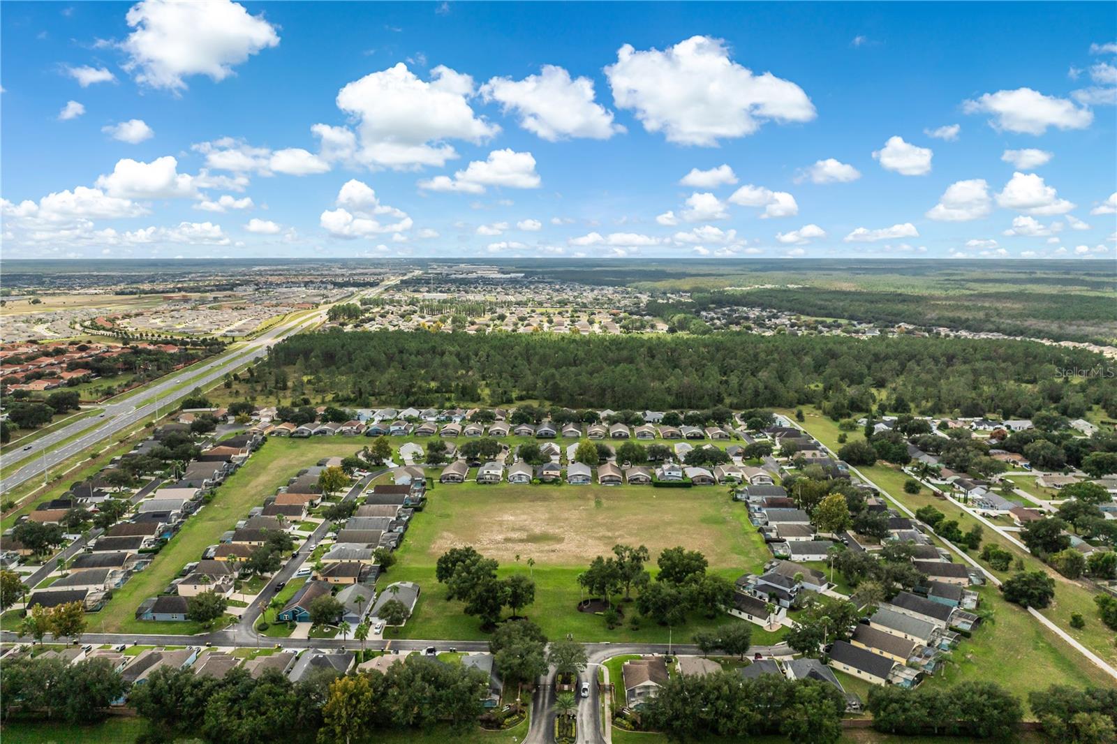 Community - 134 LANGHAM DR, DAVENPORT