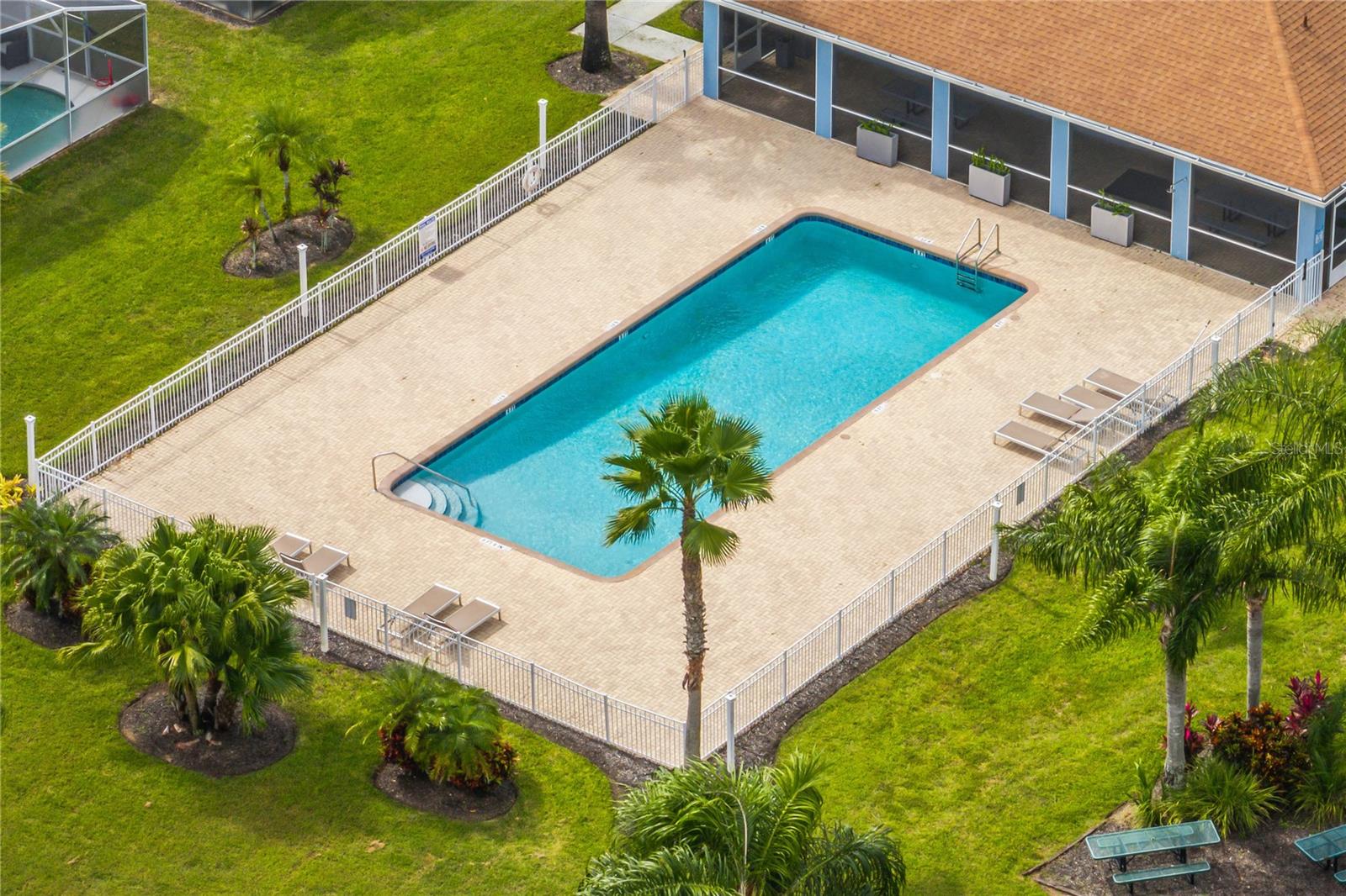 Community Pool - 134 LANGHAM DR, DAVENPORT