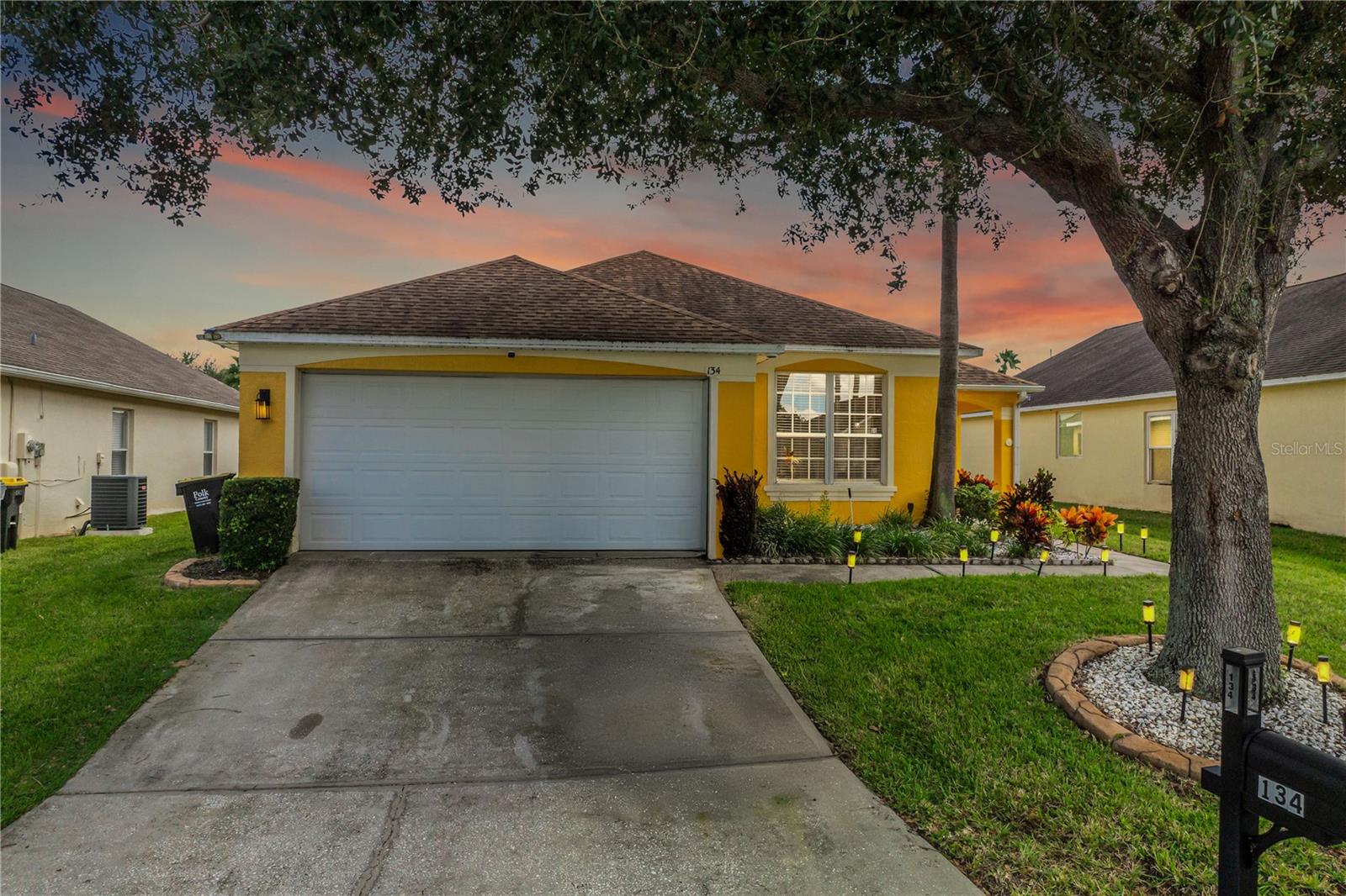 Front - 134 LANGHAM DR, DAVENPORT