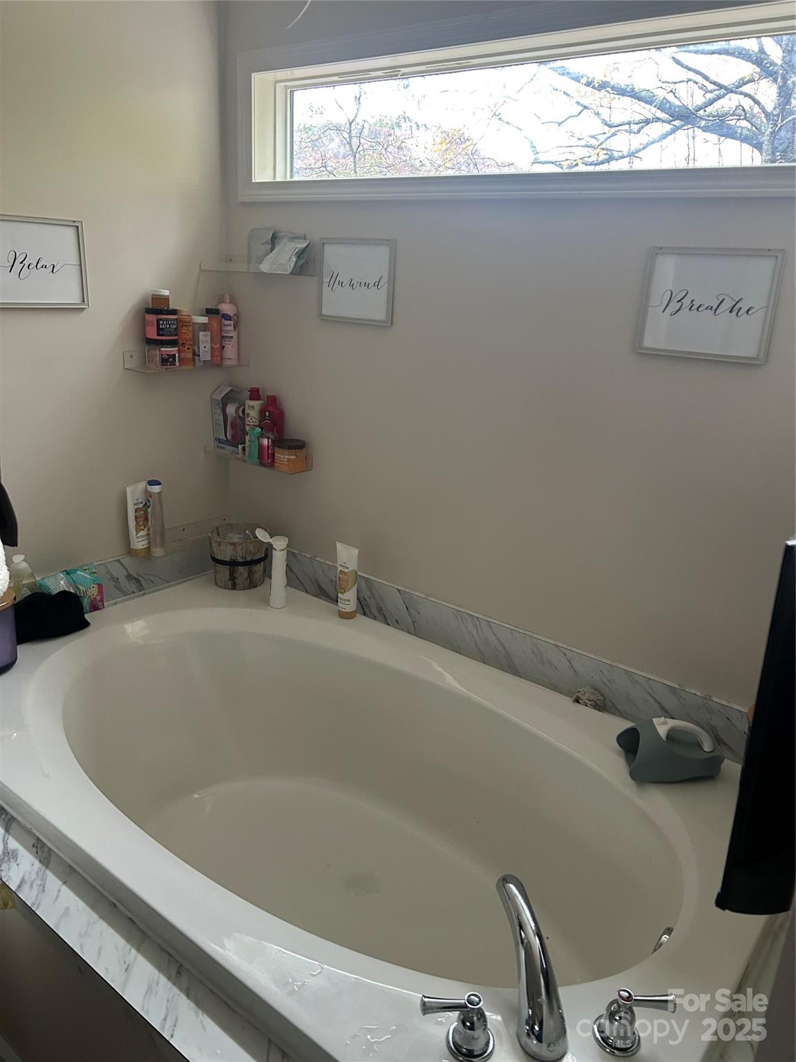 tub - 415 Rovingwood Drive, Waynesville