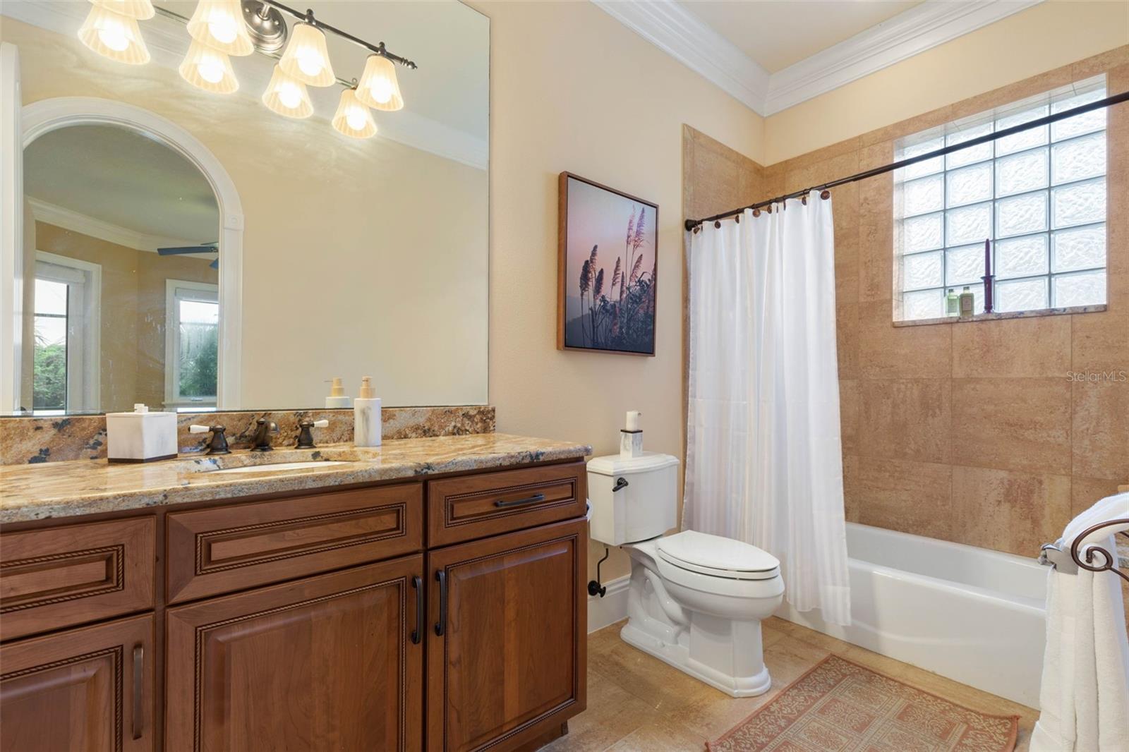Guest bath - 44 OCEAN OAKS LN, PALM COAST