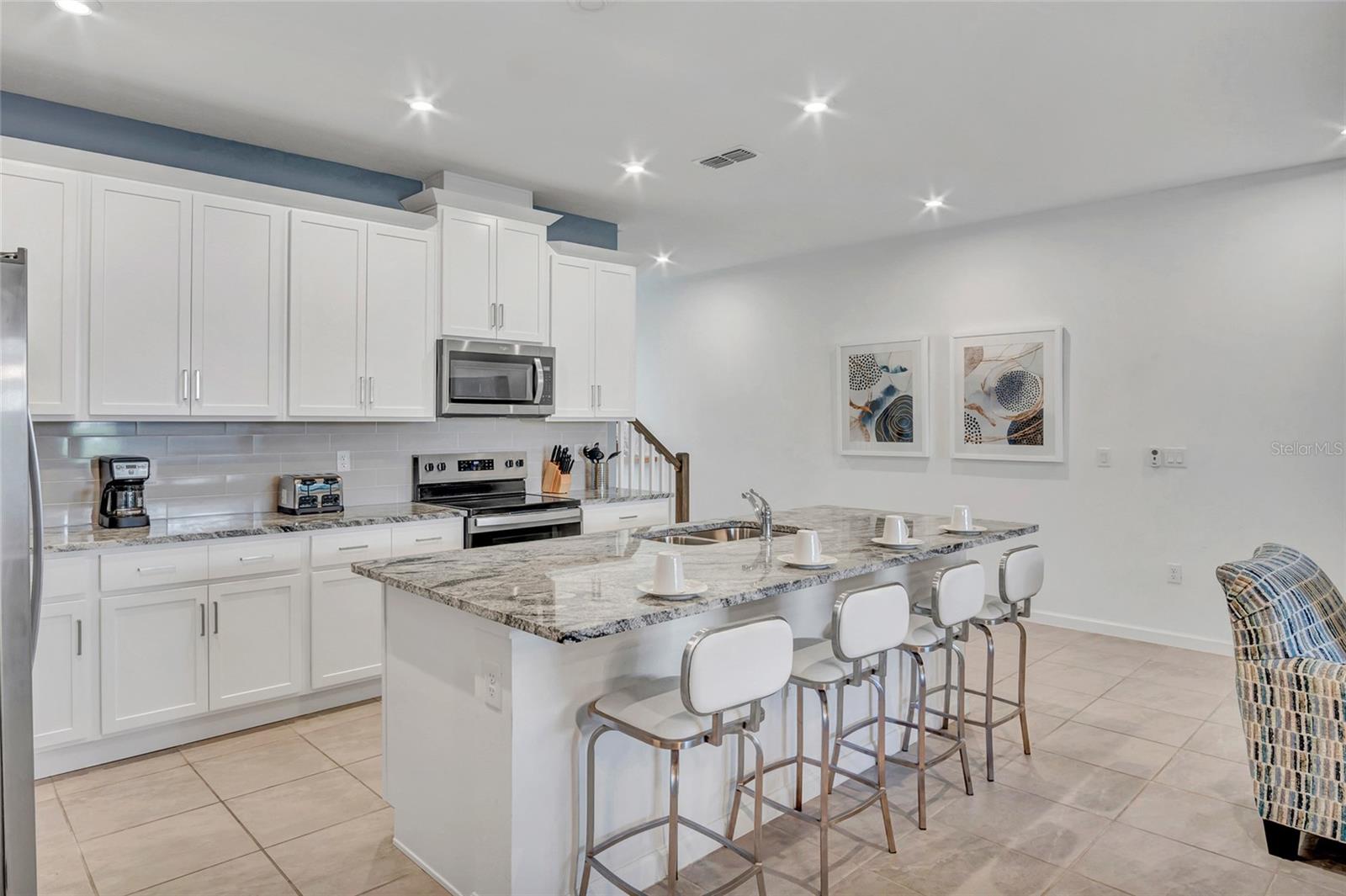 Custom cabinetry with ample storage - 2382 ZABALLINA PL, KISSIMMEE