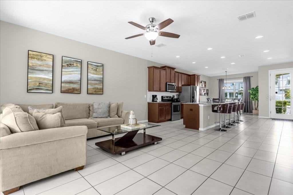 Townhouse at 1540 CAREY PALM CIR, KISSIMMEE, photo 2 of 33