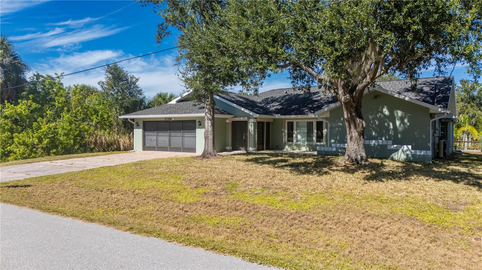 Waterfront home with one bridge to harbor - 17356 GULFSPRAY CIR, PORT CHARLOTTE