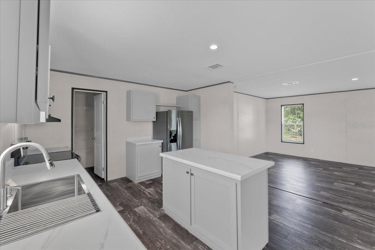 Manufactured Home at 21351 CANAL DR, BROOKSVILLE, photo 18 of 32