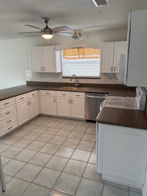 Single Family Residence at 903 RAMOS DR, THE VILLAGES, photo 8 of 26