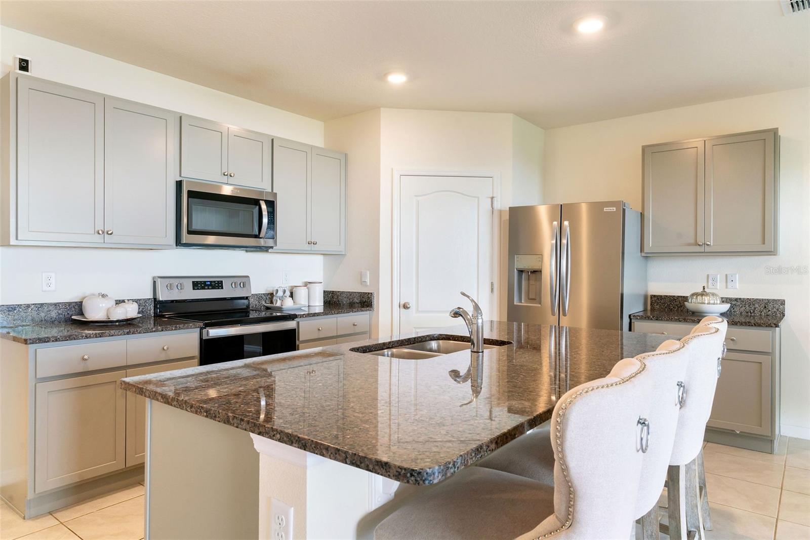 Single Family Residence at 9537 BLACK WALNUT DR, CLERMONT, photo 13 of 42