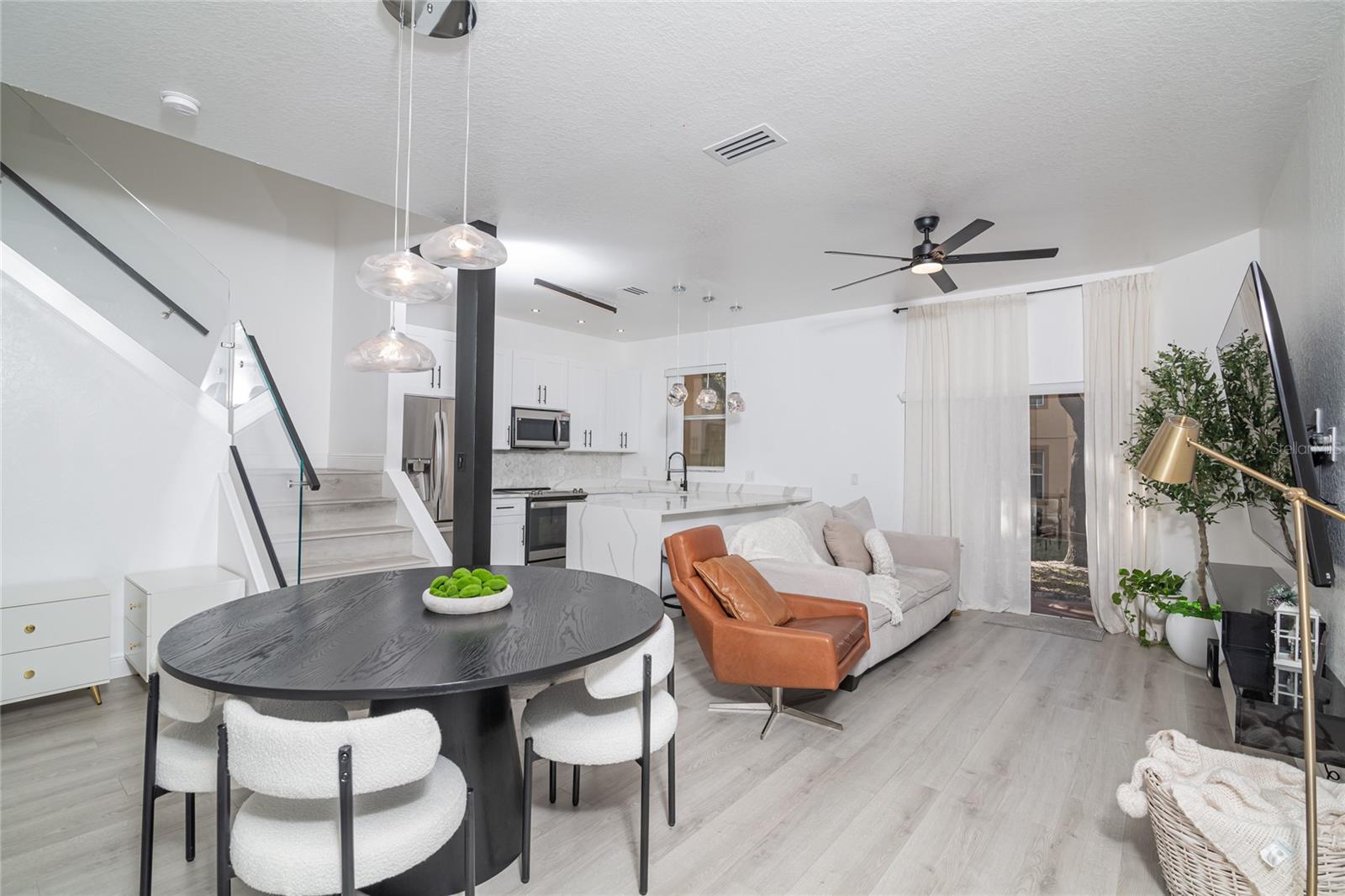 Townhouse at 733 CALABRIA AVE, DAVENPORT, photo 14 of 56
