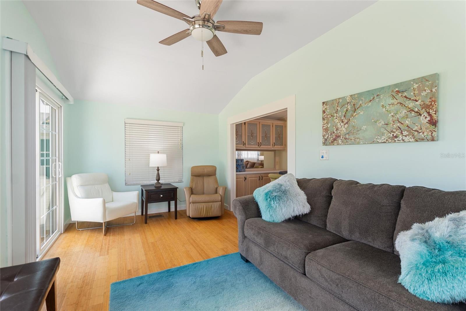 Solid surface floors throughout - 16 CHAMPIONSHIP DR, DAVENPORT