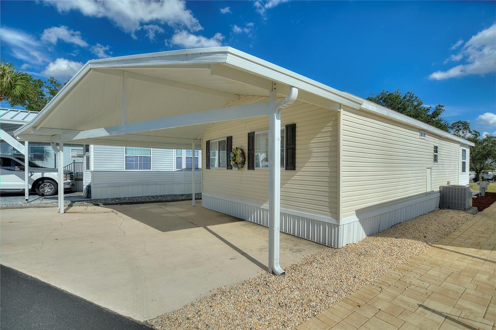 Covered parking - 16 CHAMPIONSHIP DR, DAVENPORT