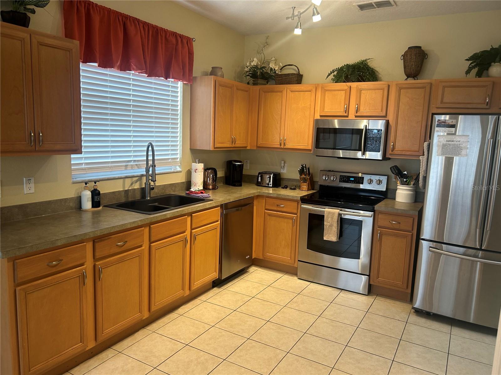 Single Family Residence at 190 MINNIEHAHA CIR, HAINES CITY, photo 4 of 42