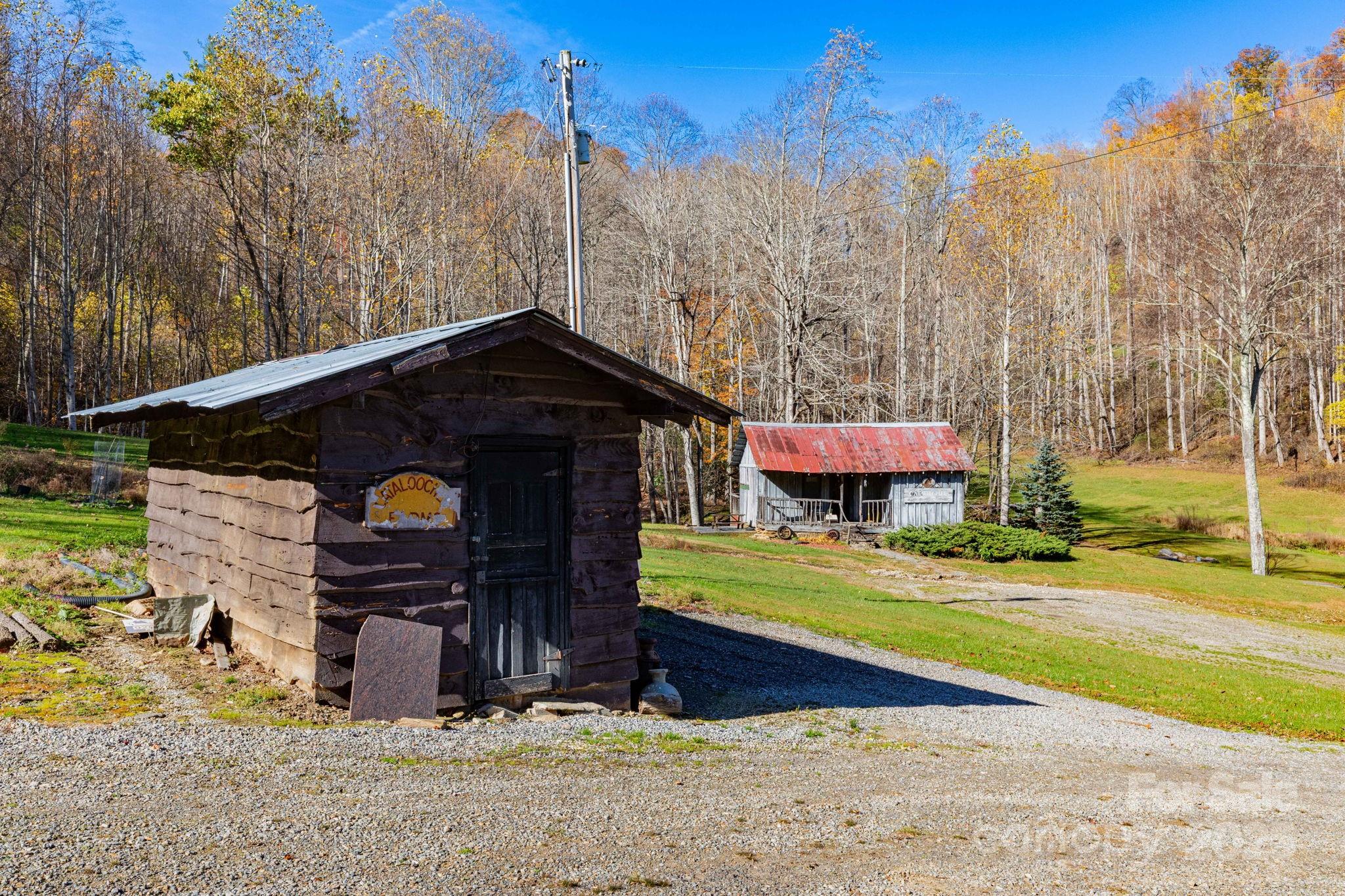 Antique buildings in common area - TBD Appaloosa Trail, Waynesville