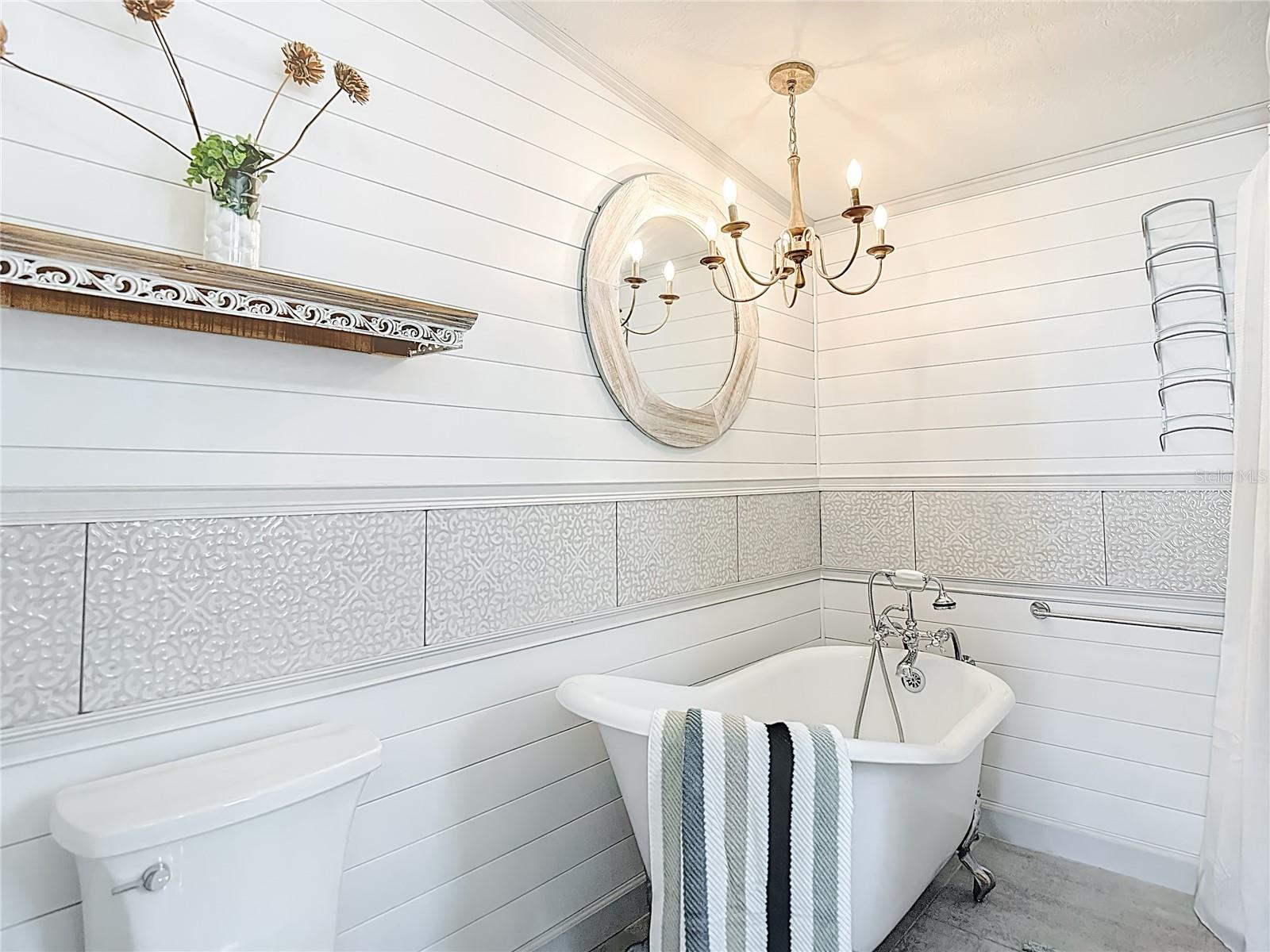 Primary Bath Claw Foot Tub - 5745 PAWNEE ST, ZEPHYRHILLS