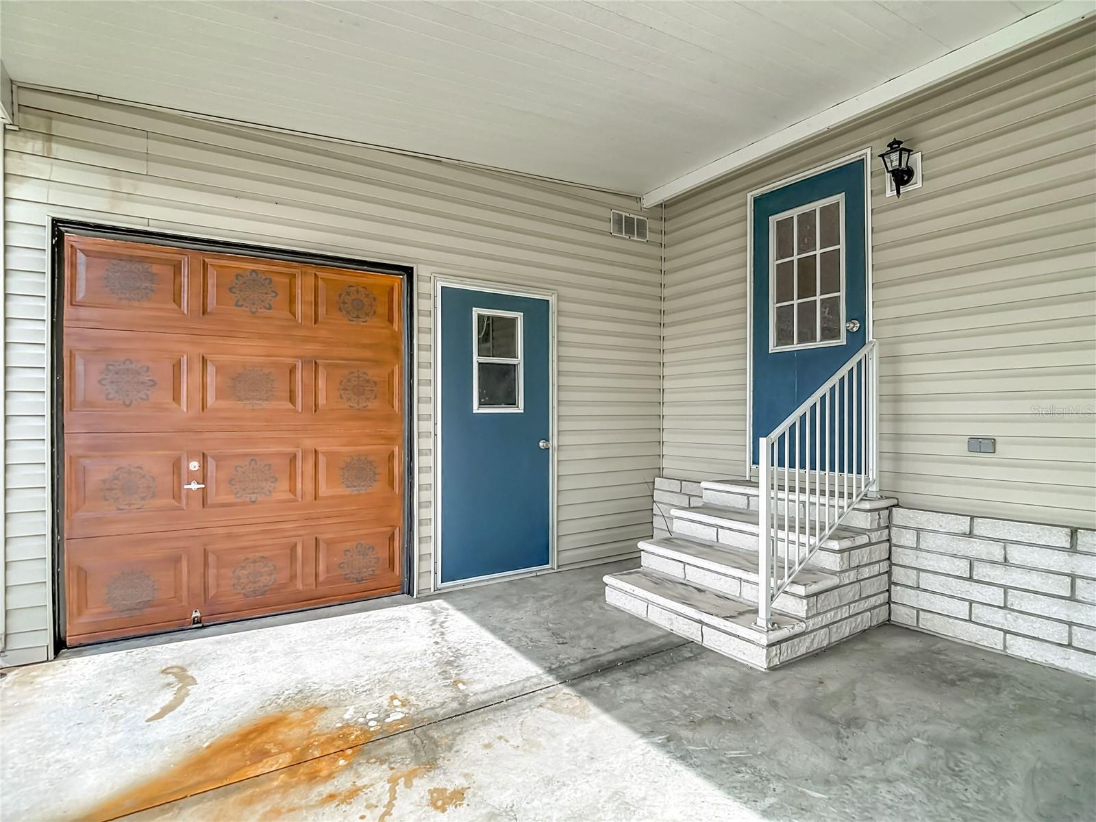 Storage w/Rollup - 5745 PAWNEE ST, ZEPHYRHILLS
