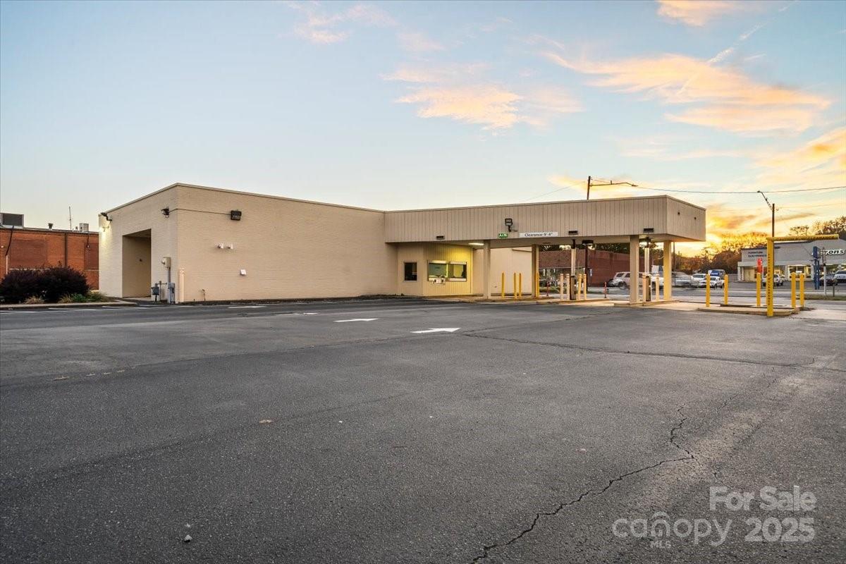 Retail at 704 N Cannon Boulevard, Kannapolis, photo 2 of 33
